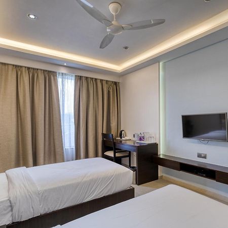 Hotel Grand Visava Лонавала Экстерьер фото