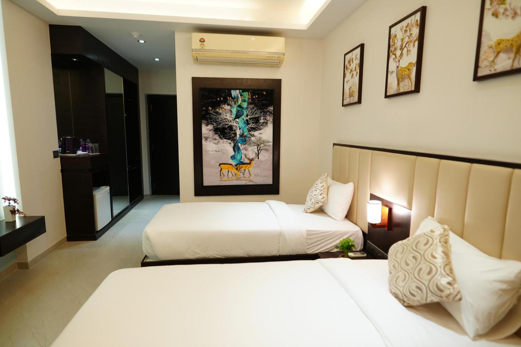 Hotel Grand Visava Лонавала Экстерьер фото
