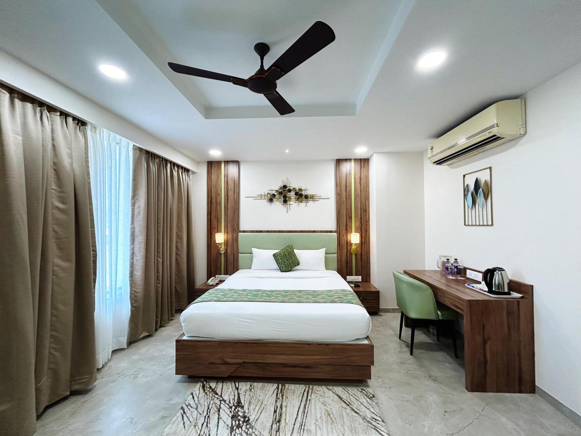 Hotel Grand Visava Лонавала Экстерьер фото