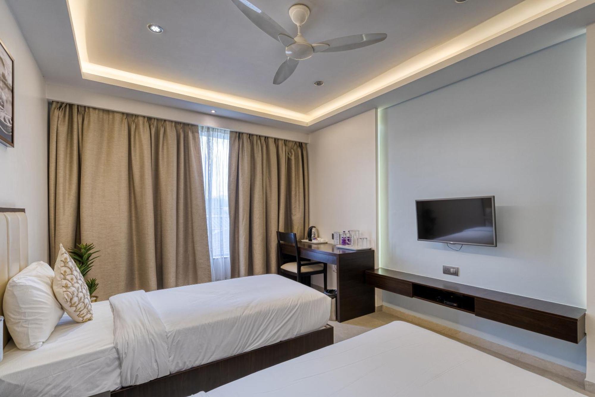 Hotel Grand Visava Лонавала Экстерьер фото