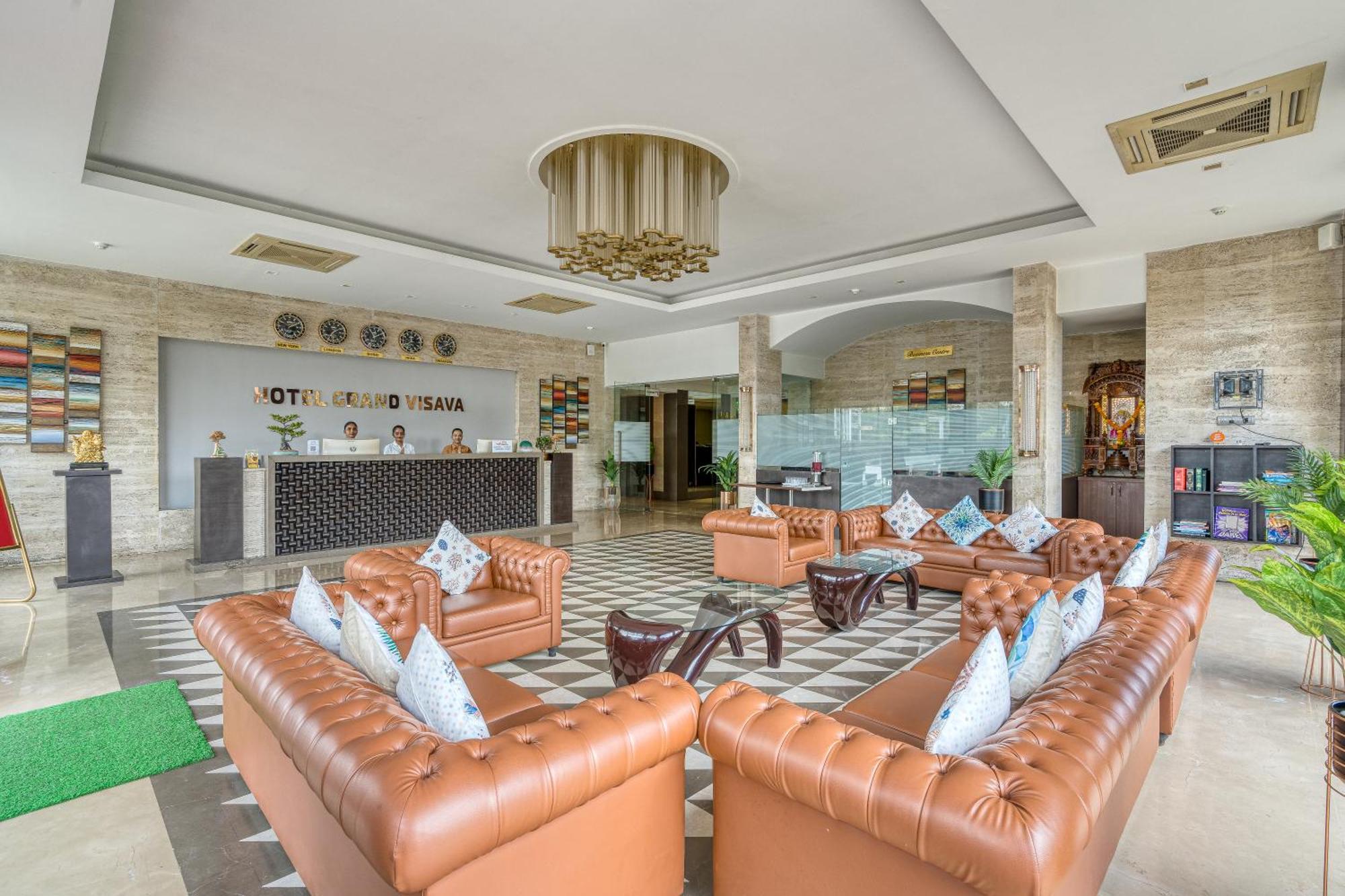 Hotel Grand Visava Лонавала Экстерьер фото