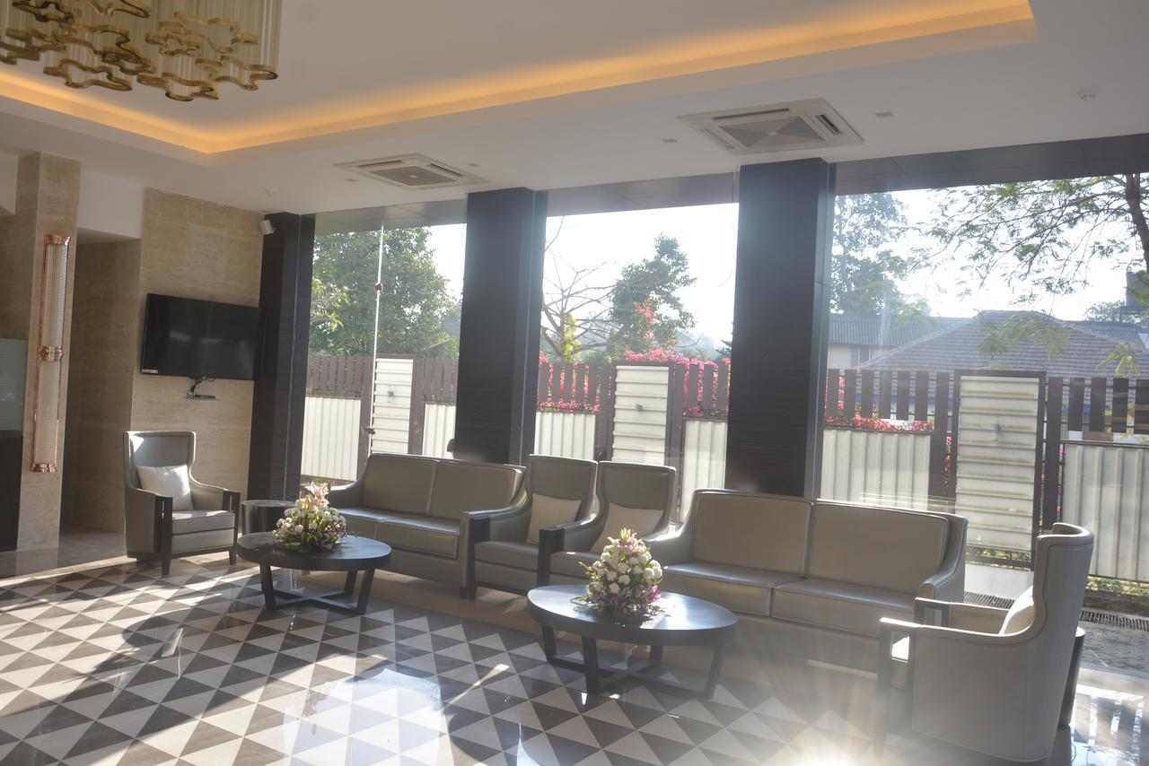 Hotel Grand Visava Лонавала Экстерьер фото