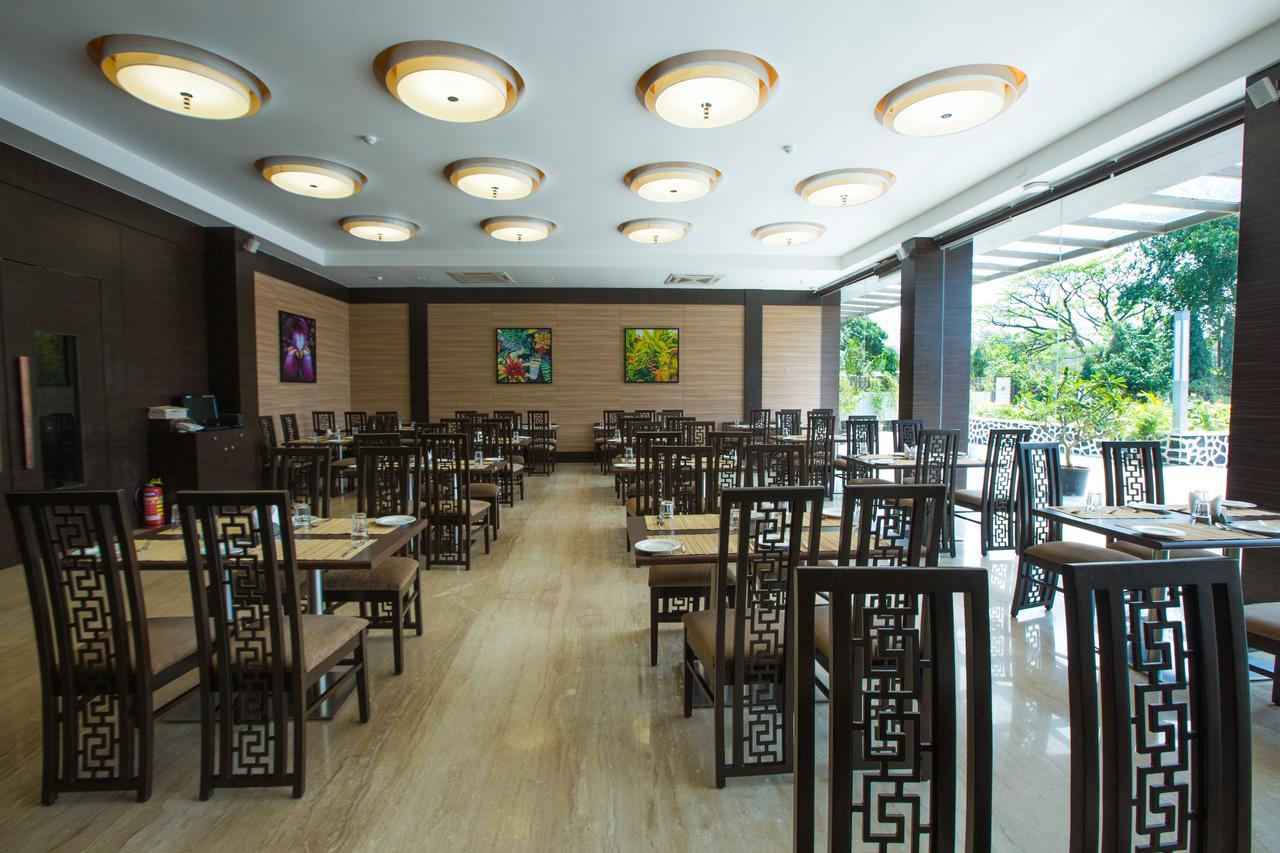 Hotel Grand Visava Лонавала Экстерьер фото