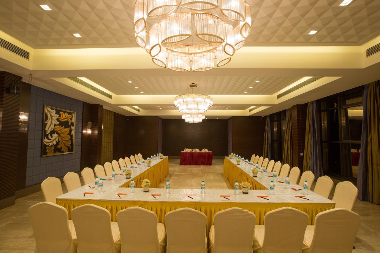 Hotel Grand Visava Лонавала Экстерьер фото