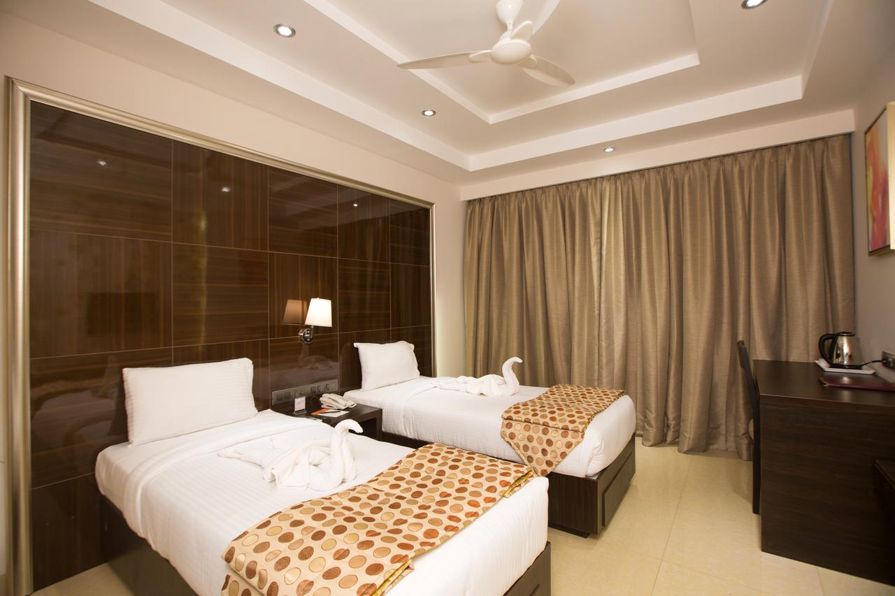 Hotel Grand Visava Лонавала Экстерьер фото