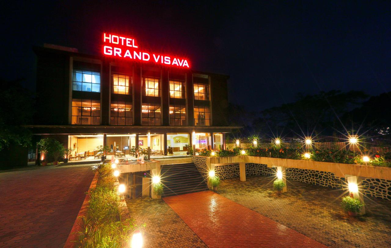 Hotel Grand Visava Лонавала Экстерьер фото