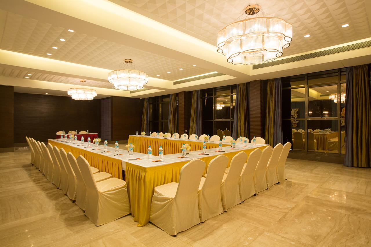 Hotel Grand Visava Лонавала Экстерьер фото